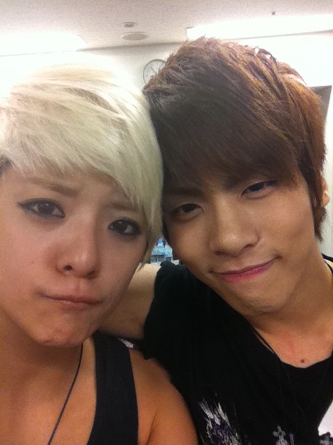 amber+鐘鉉