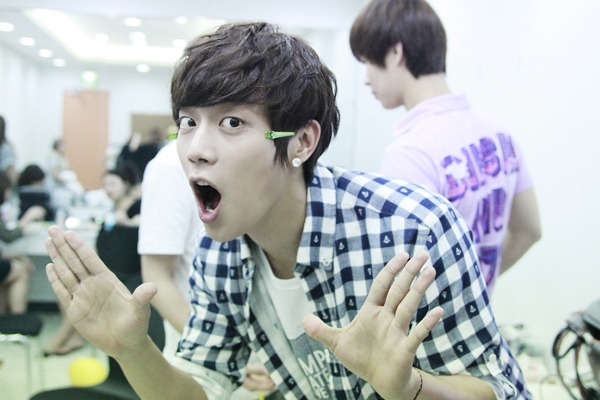 BEAST 斗俊
