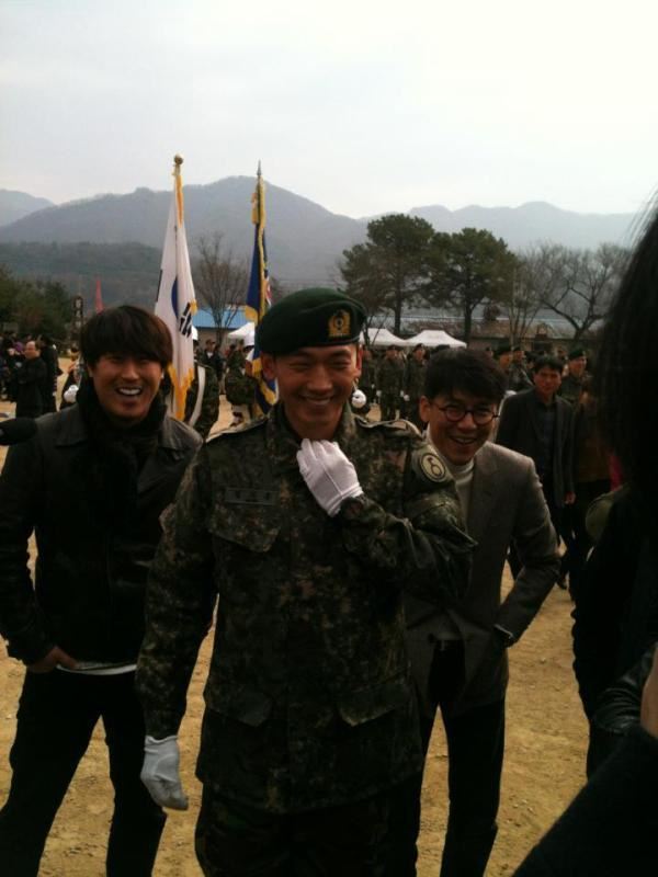 RAIN 當兵後第一次的面會日 RAIN 當兵後第一次的面會日