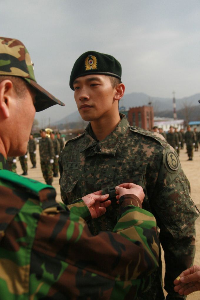 RAIN 當兵後第一次的面會日 RAIN 當兵後第一次的面會日