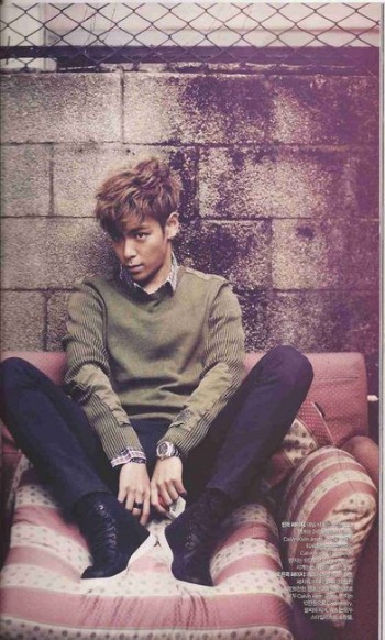 2011. Dec. Bazaar - TOP