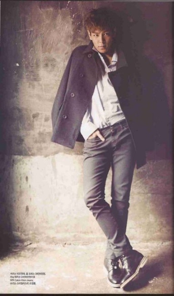 2011. Dec. Bazaar - TOP