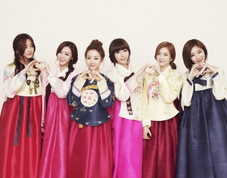 Dal Shabet 穿韓服拜年
