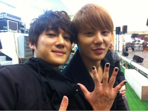 JYJ 俊秀 宋昌義 伊莉莎白 Twitter