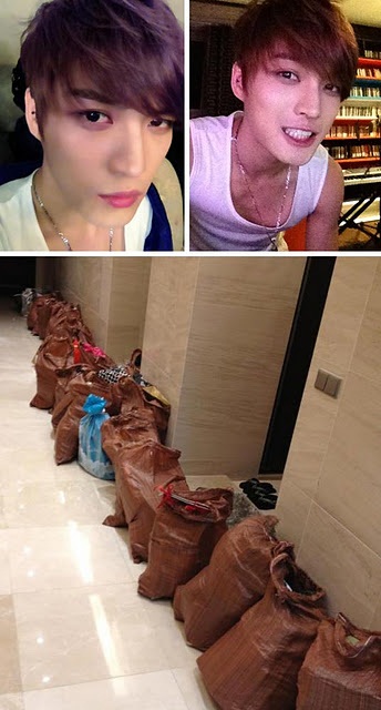 金在中跟令人羨慕的一堆禮物