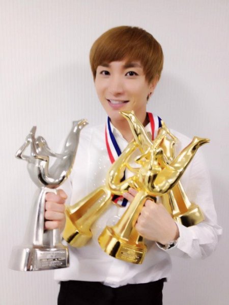 Super Junior 利特 Twitter 金唱片
