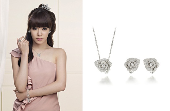 Tiffany J.ESTINA 飾品宣傳照