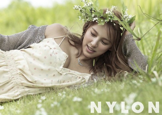 李孝利 NYLON 二月號畫報