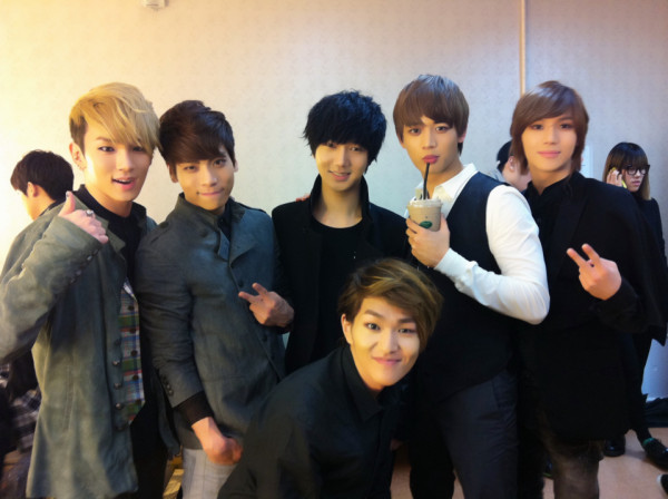 藝聲&SHINee 合照