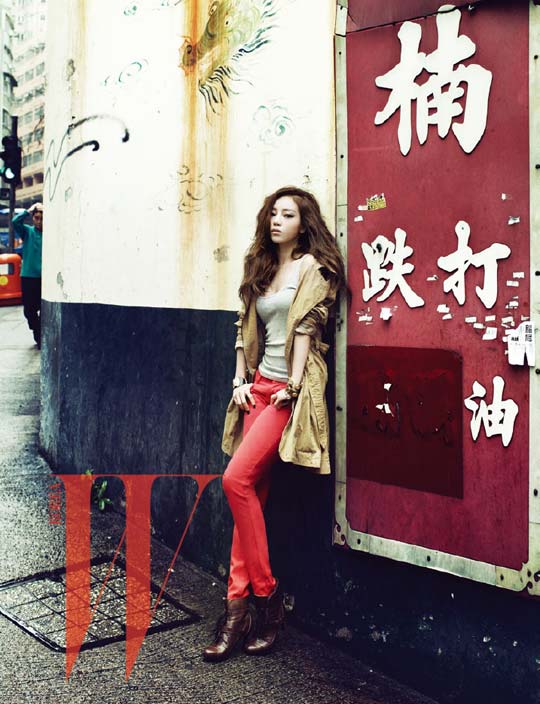具荷拉 W Korea