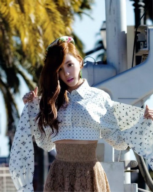 Vogue Girl ─ Tiffany