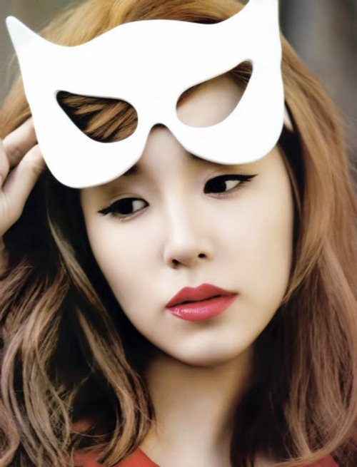 Vogue Girl ─ Tiffany