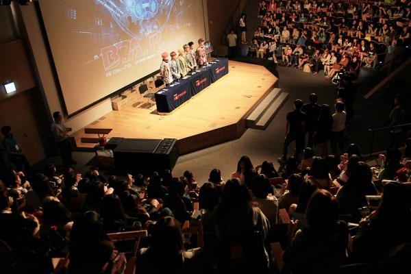 B.A.P 簽名會@KT Olleh Square B.A.P 簽名會@KT Olleh Square