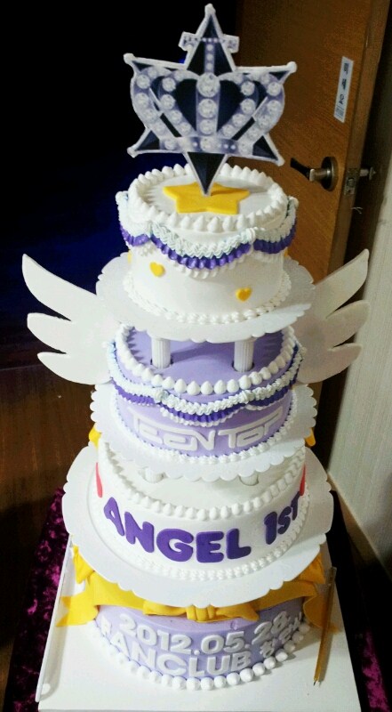 TEEN TOP 第一屆 Angel 就職典禮超豪華蛋糕