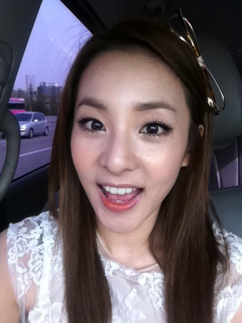 2NE1 Dara