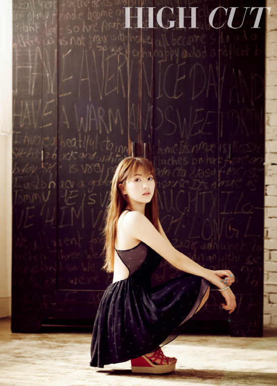 姜知英 HIGH CUT