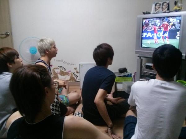 B1A4 深夜燃燒足球魂