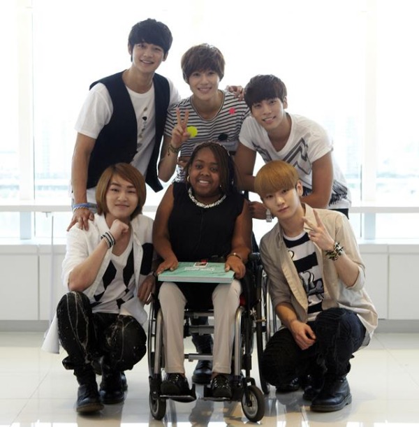 SHINee & Donika