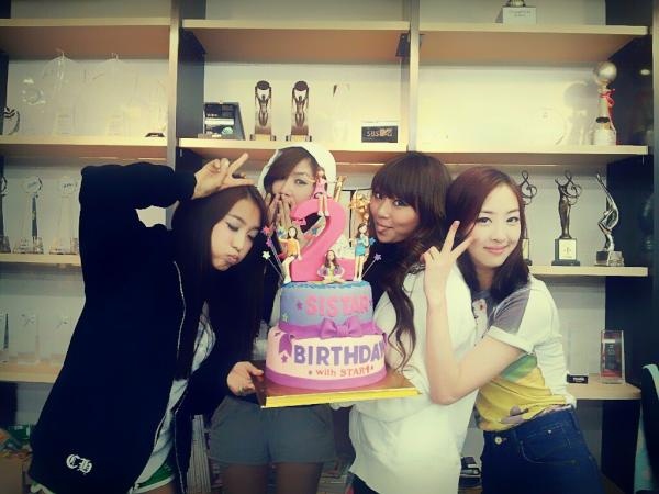 SISTAR 兩周年推特圖片 SISTAR 兩周年推特圖片
