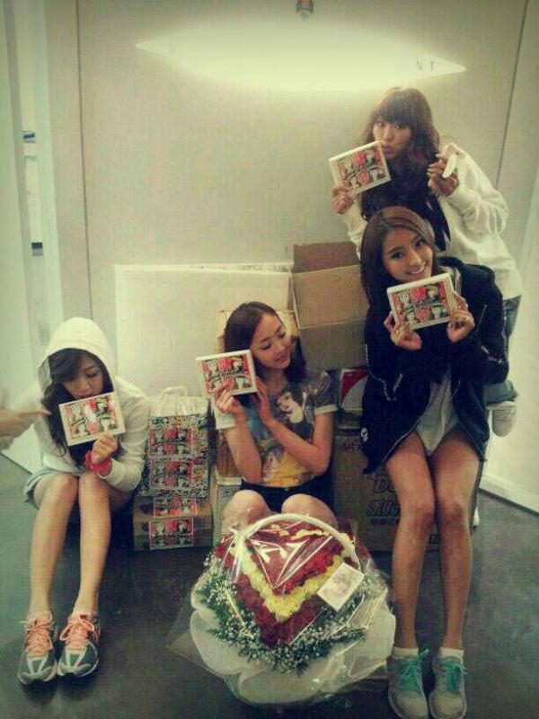 SISTAR 兩周年推特圖片 SISTAR 兩周年推特圖片