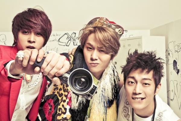 BEAST ''Beautiful Night'' 封面 ─ 東雲、斗俊、俊亨 BEAST ''Beautiful Night'' 封面 ─ 東雲、斗俊、俊亨