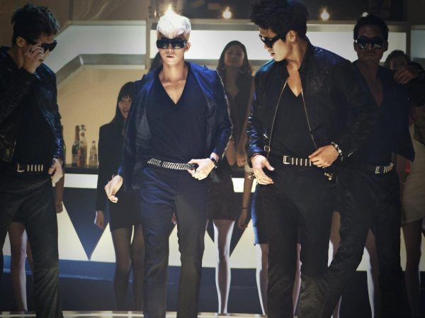 2PM 祐榮 23.Male.Single 銀版專輯封面照