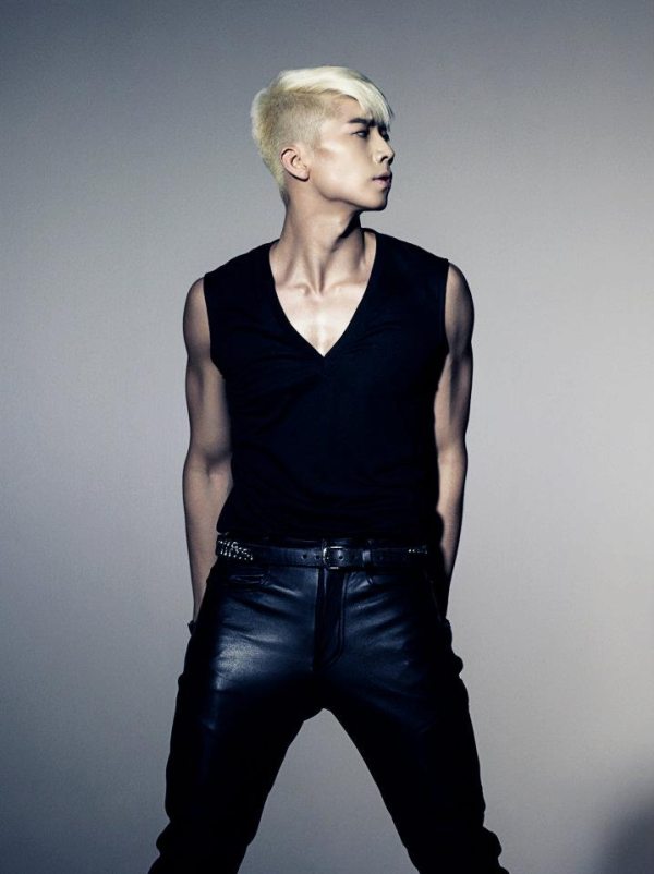 2PM 祐榮 23.Male.Single 銀版專輯封面照
