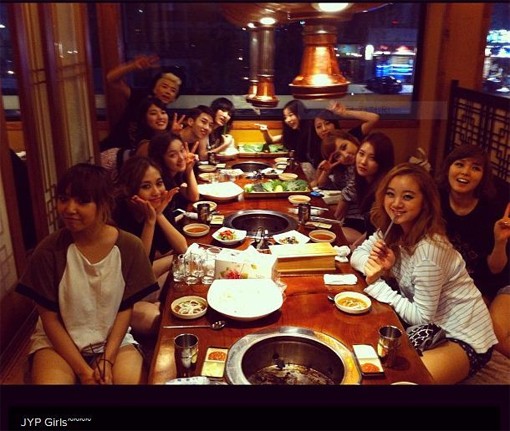 Wonder Girls & 趙權 & 祐榮 Wonder Girls & 趙權 & 祐榮
