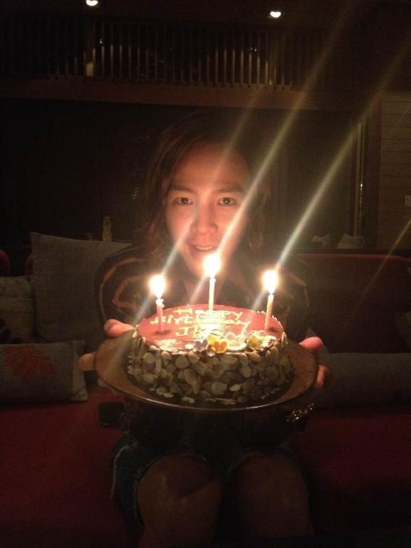 張根碩 25歲生日 張根碩 25歲生日