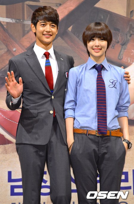 珉豪、Sulli《給美麗的豢》記者會