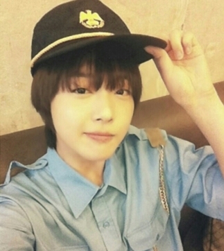 f(x) Sulli 警衛制服
