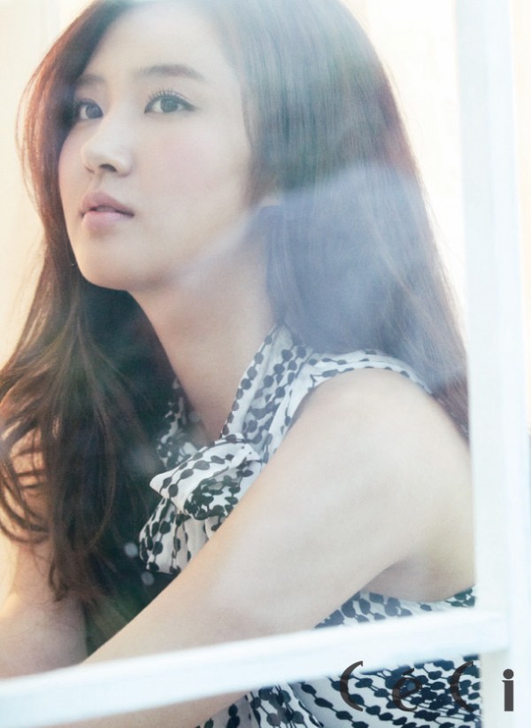 Yuri - 2012 CeCi 9月號 Yuri - 2012 CeCi 9月號