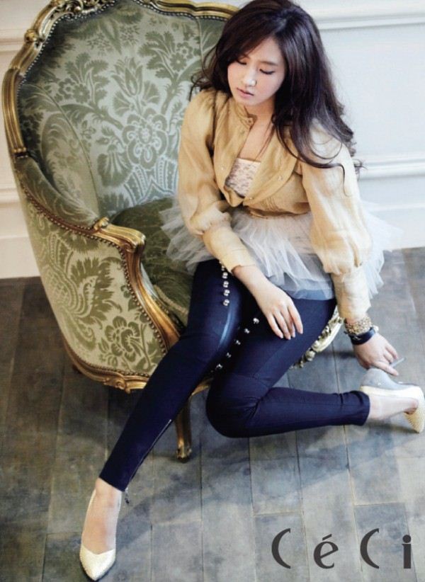 Yuri - 2012 CeCi 9月號 Yuri - 2012 CeCi 9月號