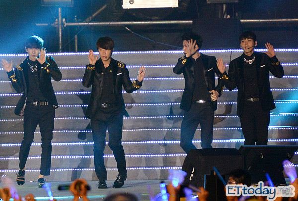 120910 - 台南國際友好音樂節 - EXO-M