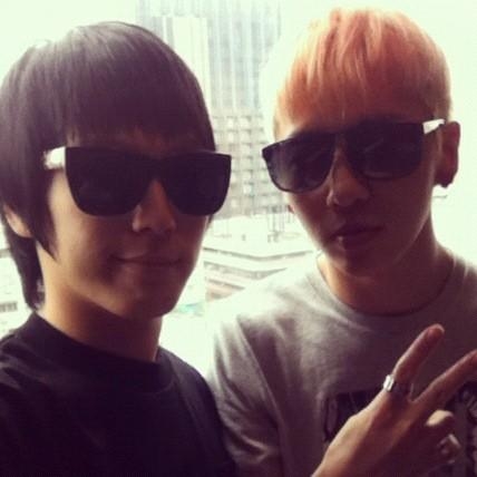 Him Chan & 方容國