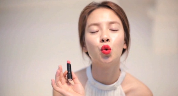 宋智孝 (Bobbi Brown)