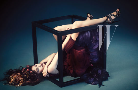 BoA (W Korea) 10月號