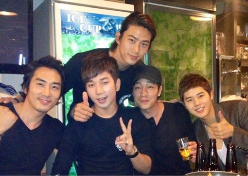 宋承憲 MBLAQ GO ZE:A 帝國之子 桐俊 2PM 澤演 蘇志燮 宋承憲 MBLAQ GO ZE:A 帝國之子 桐俊 2PM 澤演 蘇志燮