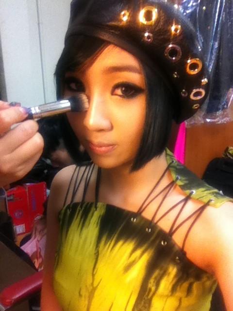 Minzy 柳熙烈的寫生簿 自拍照