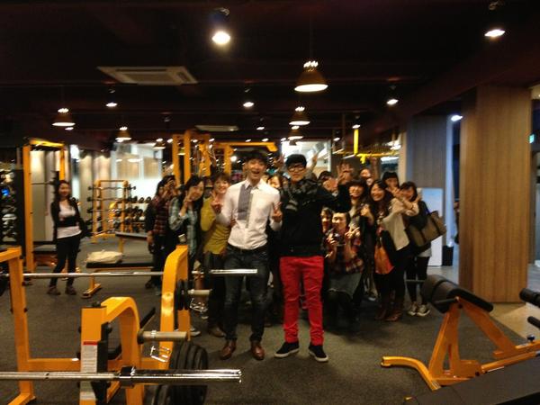 2PM 埈秀 燦盛 健身房 推特