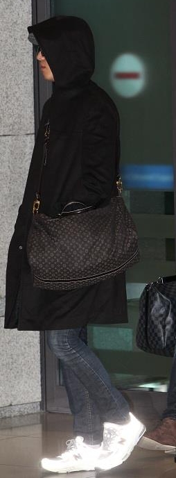 容和 發光鞋子 容和 發光鞋子