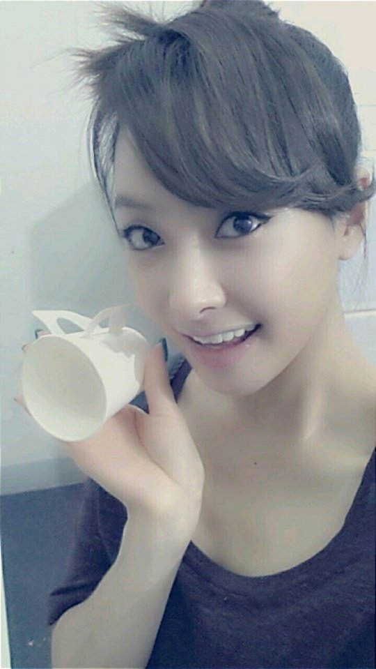 f(x) Victoria 自拍照