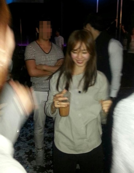 李沇熹 李妍熙 夜店