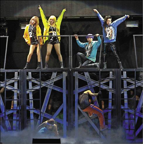 2NE1 台北演唱會