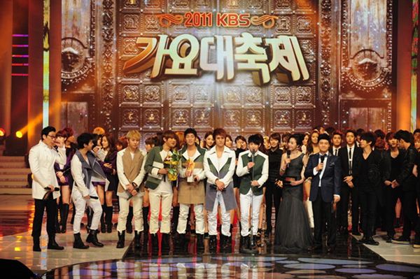 2011 KBS 歌謠大慶典 2011 KBS 歌謠大慶典