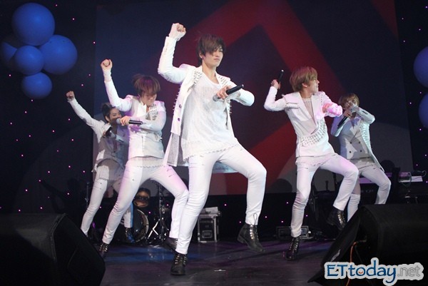 F.Cuz (121124)