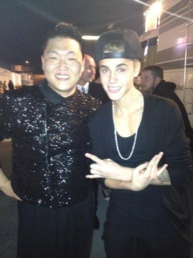 Psy & Justin Bieber (小賈斯汀)