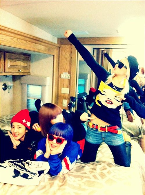 2NE1