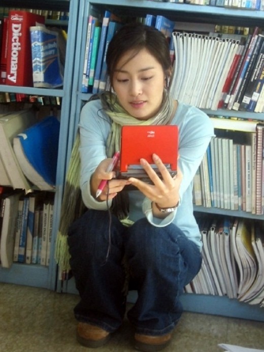 金泰希 圖書館