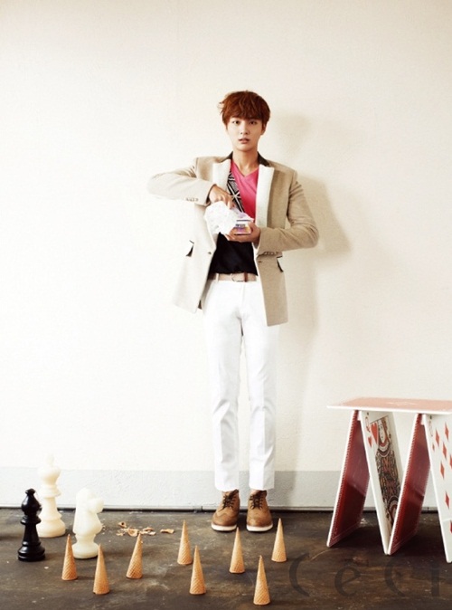 尹施允 CeCi (2013.01)